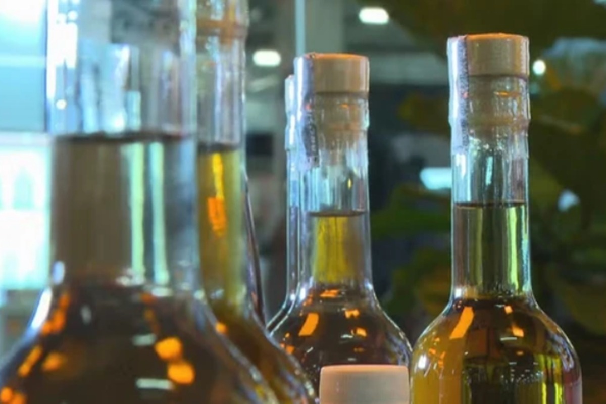 Peritos encontram metanol em bebidas e no sangue de sete vítimas na Bahia