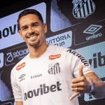 Após tensão no Catar, Lucas Veríssimo retorna ao Santos e revela bastidores da guerra