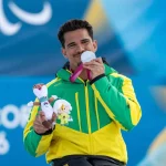 Cristian Ribera conquista medalha inédita e coloca o país no pódio das Paralimpíadas de Inverno; veja vídeo