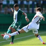 Chapecoense e Vitória empatam na Arena Condá em jogo com expulsão e gols no fim; veja os gols