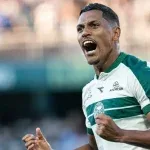 Coritiba vence o Atlético-MG no Couto Pereira e encerra jejum no Brasileirão; veja os gols