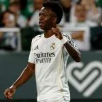 Vini Jr marca, mas Real Madrid cede empate no fim para o Bétis; veja os gols