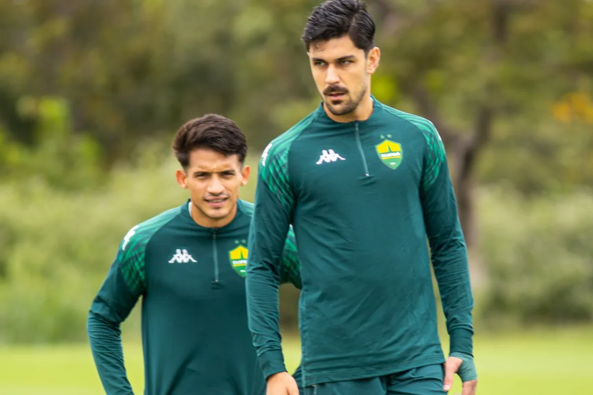 Cuiabá embarca para Recife e encerra preparação no CT do Sport antes de duelo com o Náutico; veja vídeo