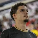 Torcedor do Vasco é atingido no olho após clássico e passa por cirurgia no Rio; veja vídeo