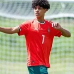 Filho de Cristiano Ronaldo marca golaço de cabeça e lembra primeiros anos de CR7; veja vídeo