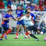 Bahia e Grêmio empatam na Fonte Nova em meio a protestos da torcida; veja os gols