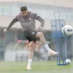 Crise explode no Real Madrid após soco em treino e Valverde sair de cadeira de rodas