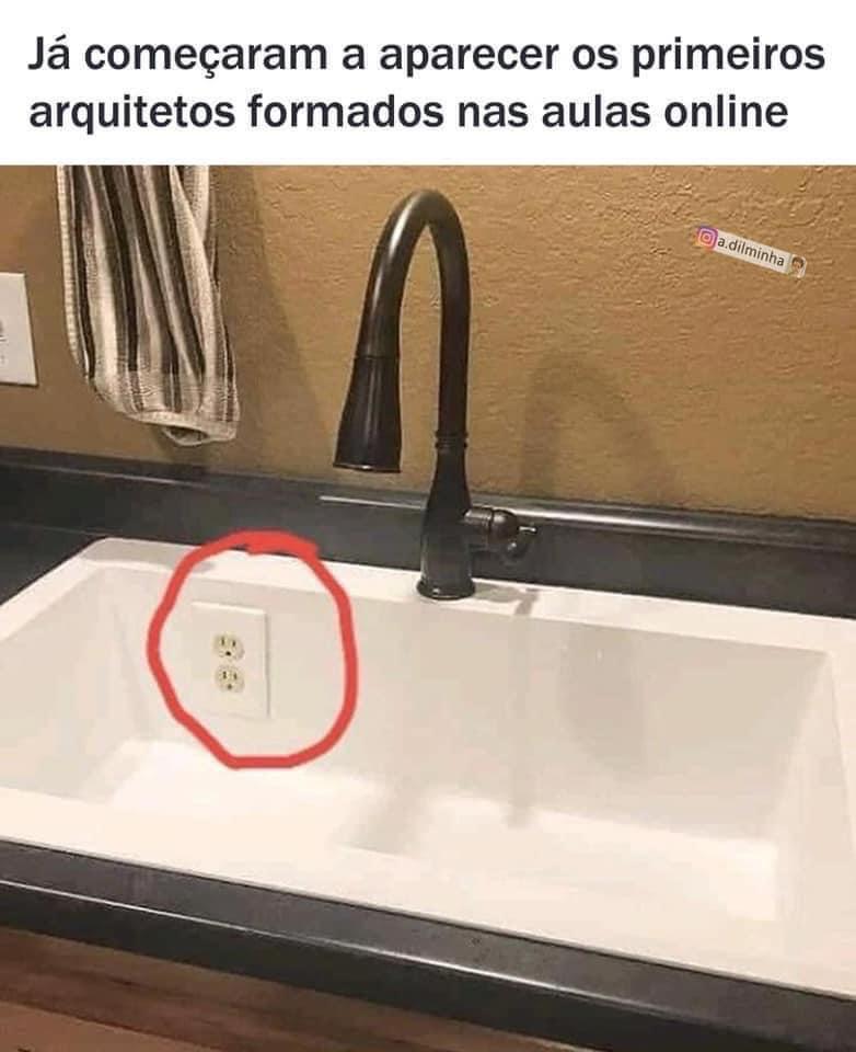 Os primeiros formandos de arquitetura online