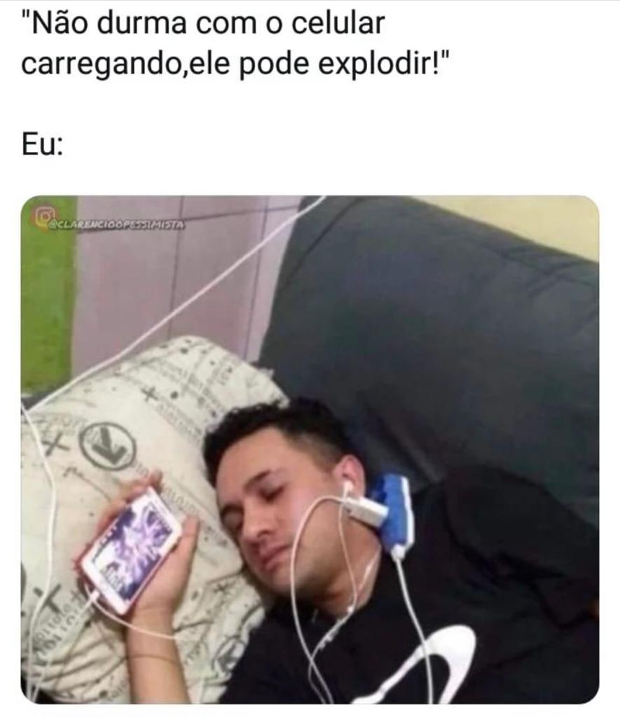 Eu dormindo com o celular