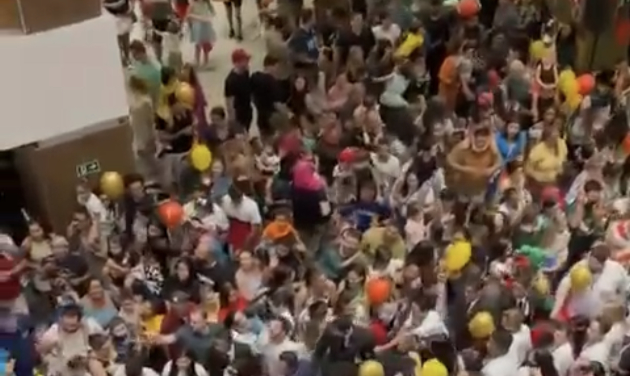 NOVAS IMAGENS: em novo ângulo, veja a cena da superlotação no bloco de  Ivete Sangalo, imagens impressionam; VEJA VÍDEO - Terra Brasil Notícias, image size:1242x741