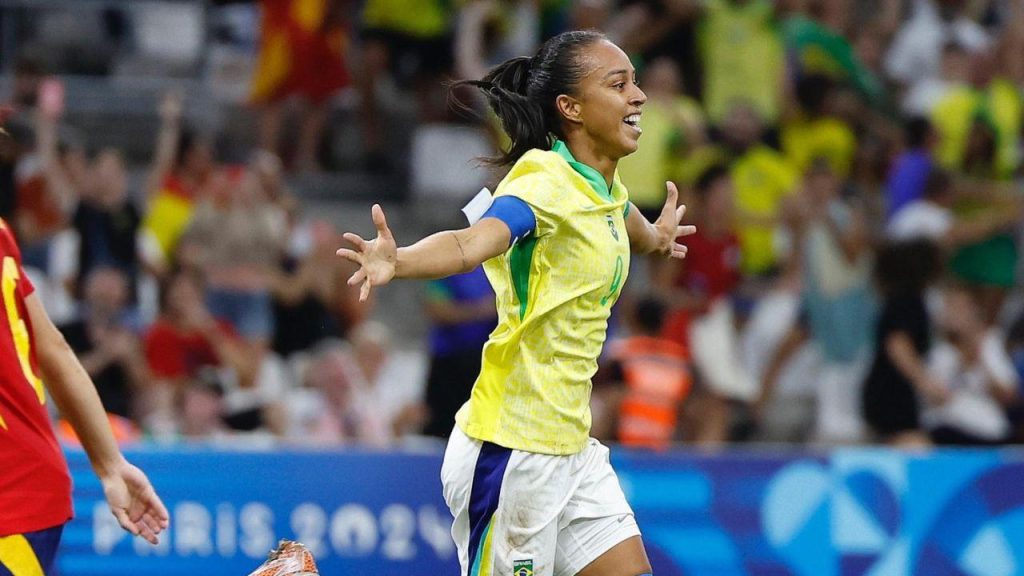 Adriana marcou pela seleção brasileira