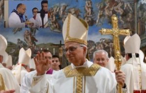 Padre viraliza após chamar Papa de “Napoleão XVI” durante missa; veja vídeo