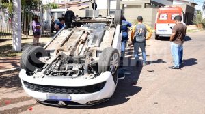 Capotamento assusta moradores da Vila Aurora em Rondonópolis