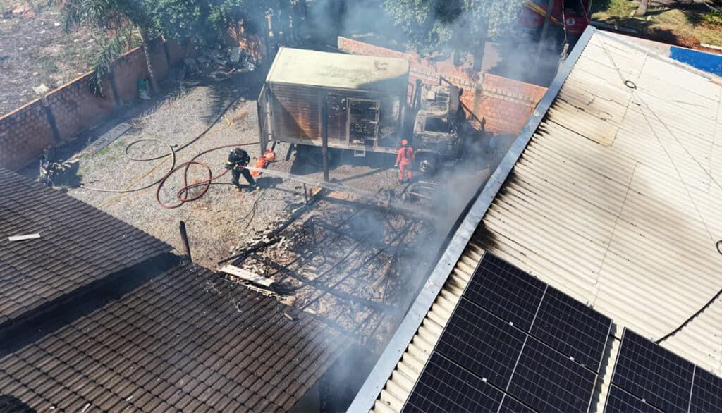 Bombeiros Controlam Incêndio Imenso em Sorriso