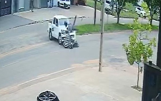 Motociclista Sofre Fratura Exposta Após Ser Atropelado