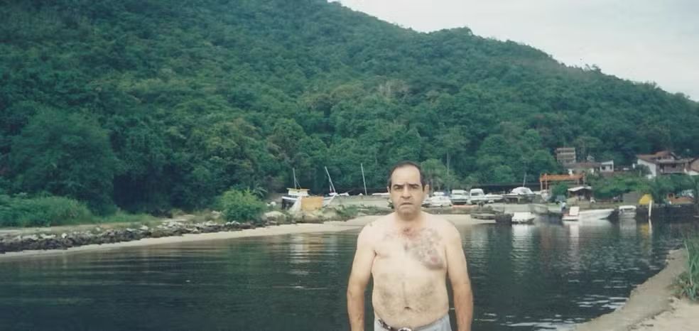 Homem descobre ter câncer de mama após sentir incômodo ao usar cinto de segurança