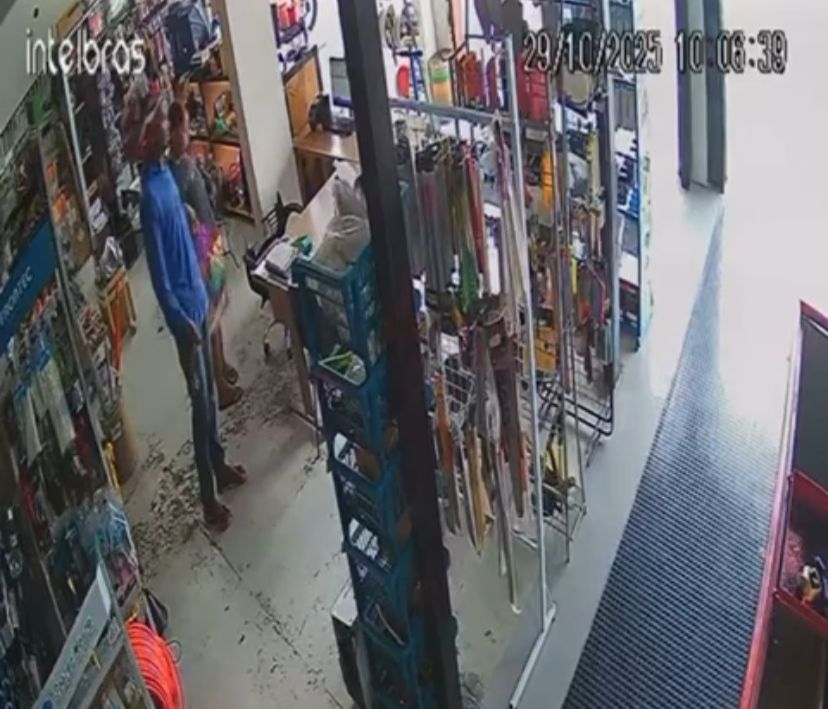Casal tenta furtar loja no CPA 2