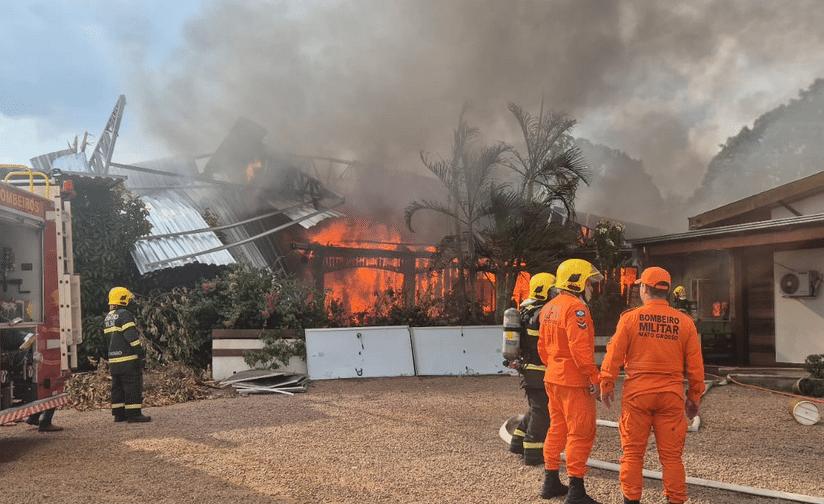 Incêndio Devastador Atinge Bairro de Sinop