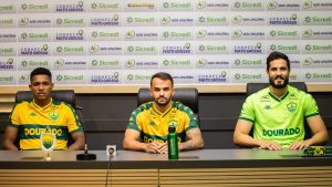 Cuiabá apresenta reforços e trio projeta temporada com foco no acesso à elite; veja vídeo
