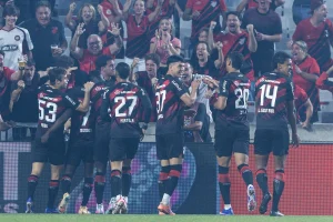 Athletico atropela no início, vence e empurra Cruzeiro para crise na lanterna; veja os gols