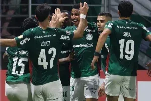 Palmeiras vence o Sporting Cristal e assume liderança do grupo na Libertadores; veja os gols