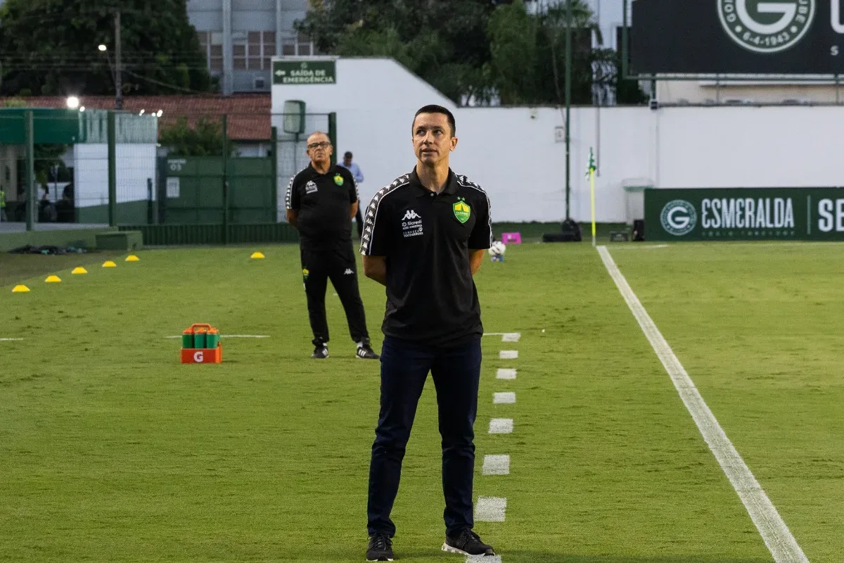 Eduardo Barros valoriza vitória do Cuiabá sobre o Goiás e destaca evolução da equipe; veja vídeo