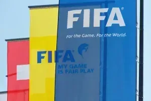 IFAB endurece regras e prevê expulsão por gesto de cobrir a boca na Copa de 2026