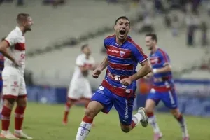 Fortaleza vira sobre o CRB no Castelão e abre vantagem na Copa do Brasil
