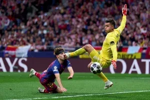 Barcelona: Fermín vai ao hospital após choque com goleiro na Champions; veja vídeo