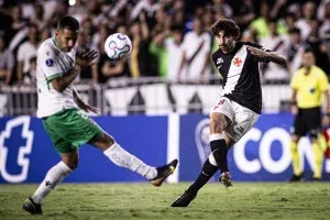 JP se manifesta após expulsão e assume impacto em derrota do Vasco