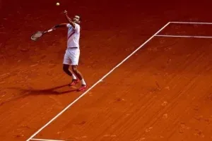 Intoxicação alimentar tira Cilic de jogo contra João Fonseca em Madri