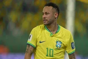 Álbum da Copa surge sem Neymar e agita debate sobre Seleção Brasileira