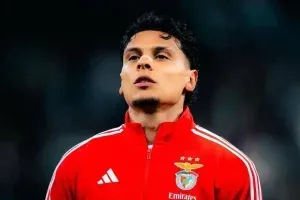 Richard Ríos elogia Mourinho e torce por permanência no Benfica
