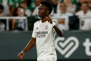 Vini Jr marca, mas Real Madrid cede empate no fim para o Bétis; veja os gols