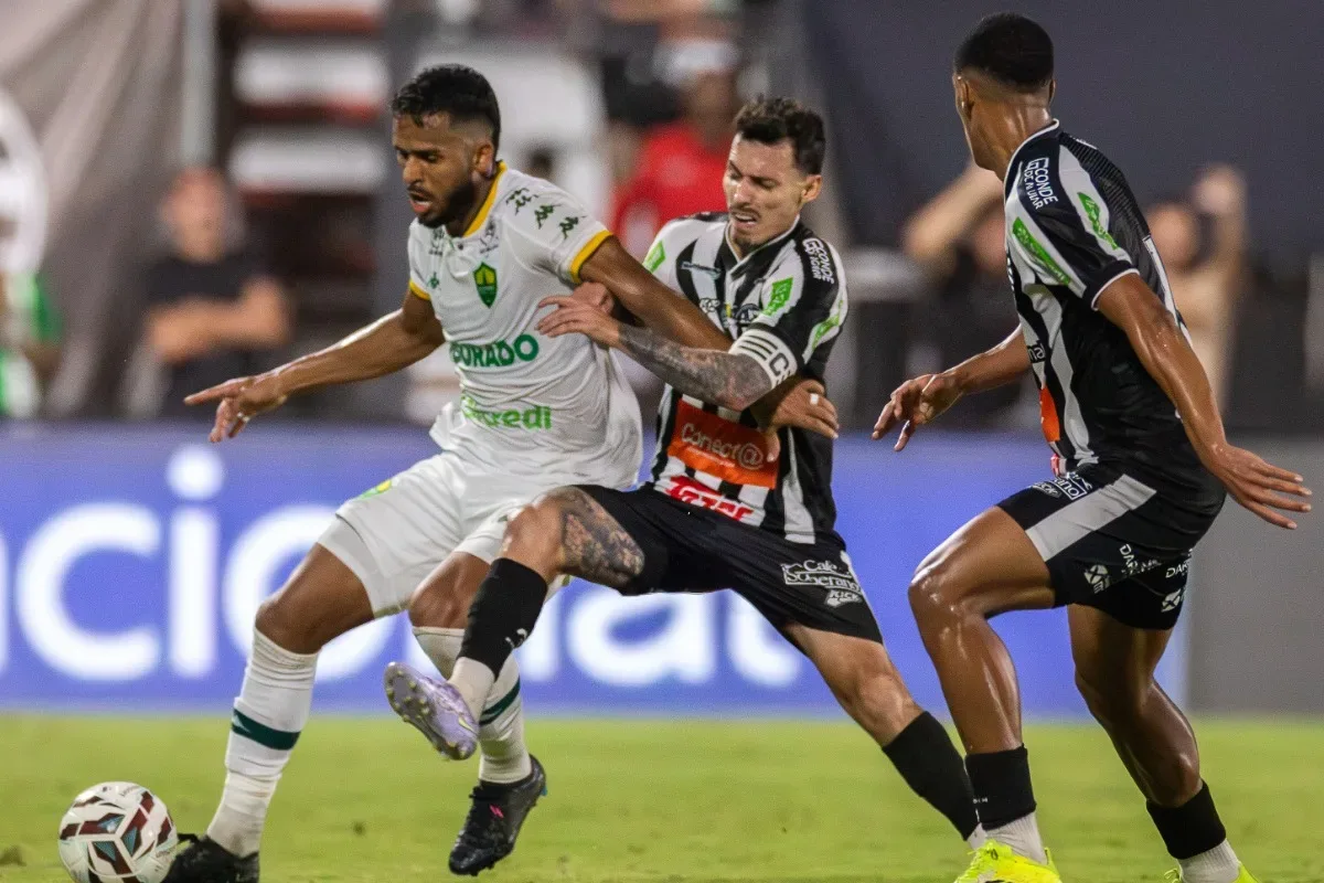 Cuiabá segura pressão fora de casa, mas fica no empate sem gols contra o Athletic