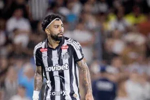 Gabigol explica saída para o vestiário após substituição em empate do Santos