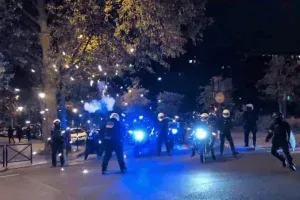Festa do PSG termina em caos nas ruas de Paris após vaga na final da Champions; veja vídeo