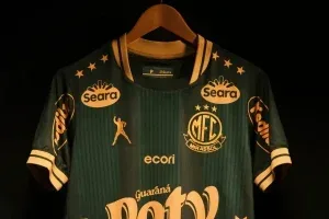 Mirassol lança camisa inspirada em Pelé e aposta em homenagem histórica na Libertadores; veja vídeo