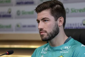Cuiabá barra investida de clube português e mantém Gabriel Knesowitsch no elenco