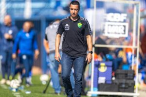 Eduardo Barros aponta falha de postura e explica derrota do Cuiabá para o Avaí; veja vídeo