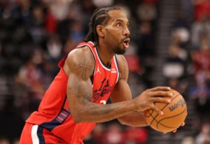 Clippers negociam Kawhi Leonard, e astro retorna ao Toronto Raptors