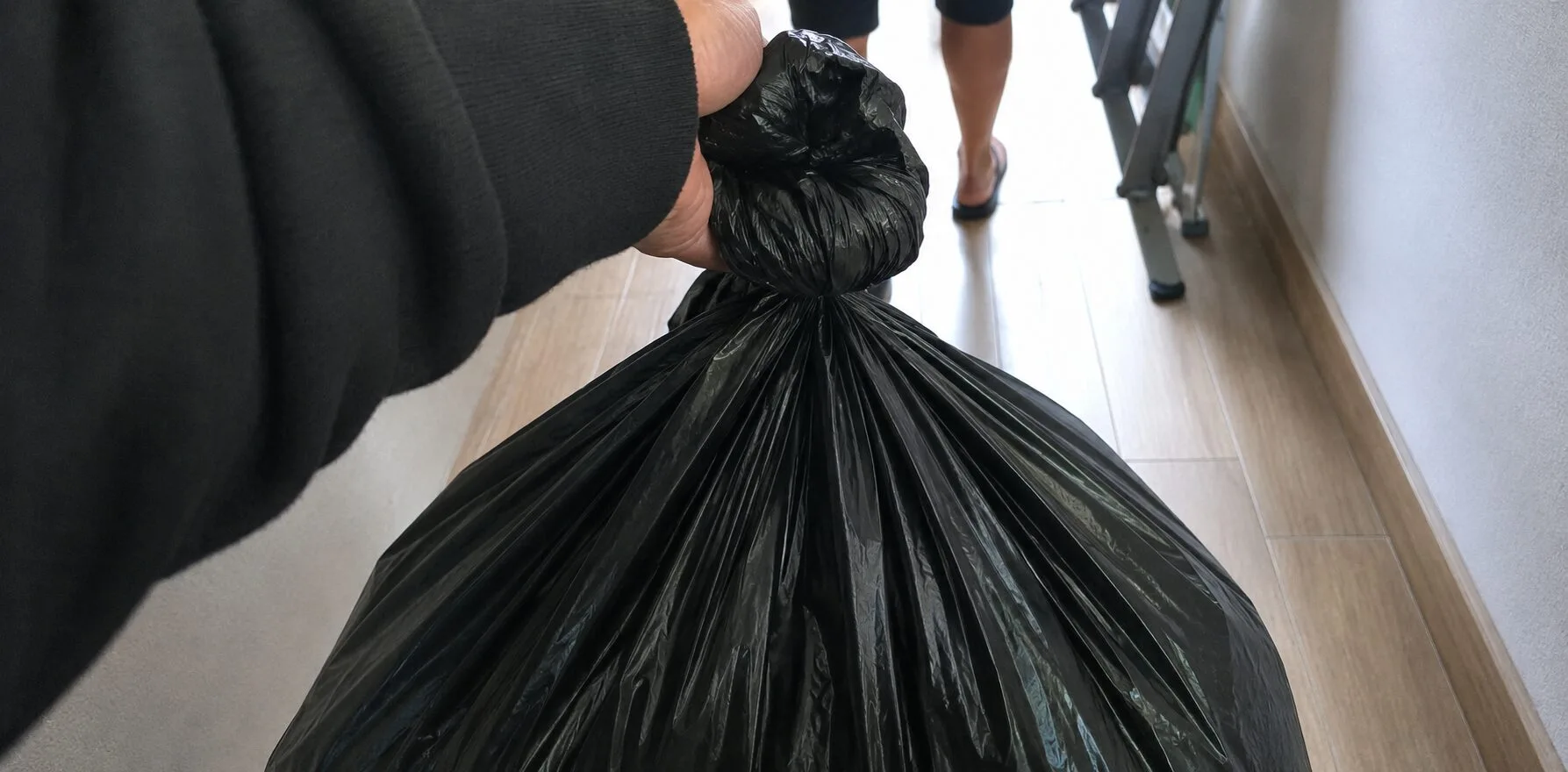 Polícia encontra R$ 65 mil escondidos em sacos de lixo durante operação contra esquema ligado ao PCC; Veja vídeo