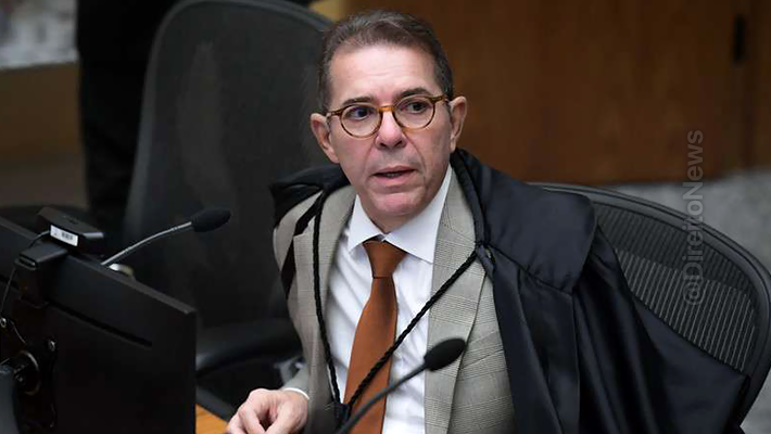 Justiça nega pedido de Deolane e influenciadora seguirá presa após decisão unânime do STJ