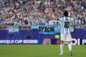 Messi faz história, marca três vezes e comanda estreia arrasadora da Argentina na Copa; veja os gols