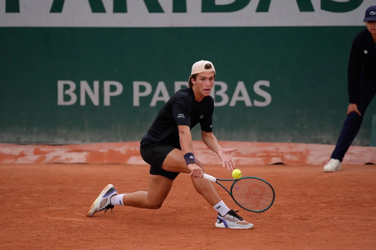 Leonardo Storck vira jogo épico contra top 10 e alcança quartas de Roland Garros