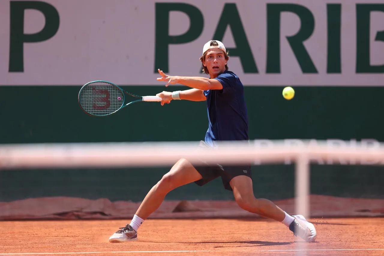 Leonardo Storck derruba mais um favorito e alcança semifinal histórica em Roland Garros