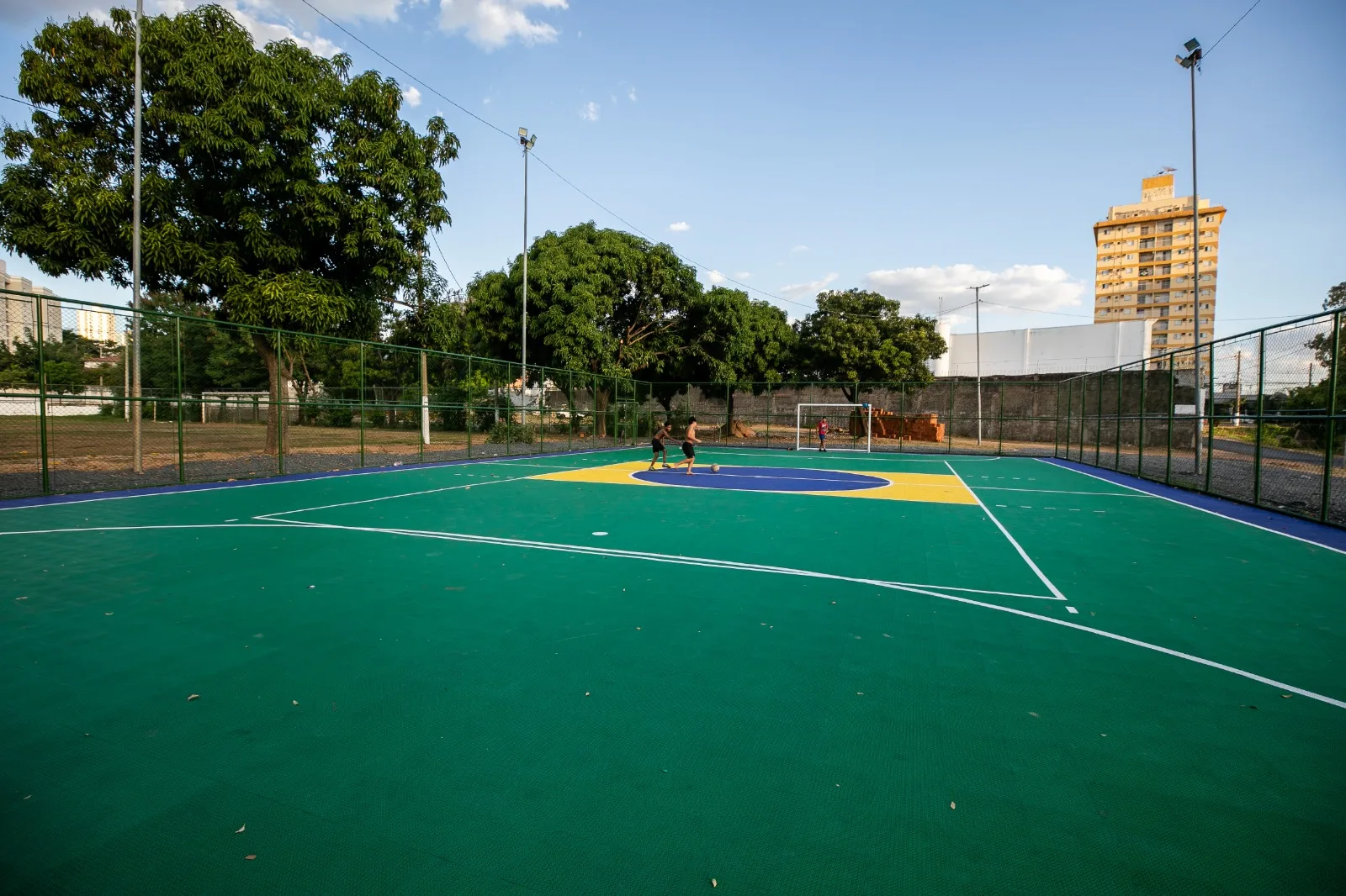 Cuiabá ultrapassa 100 espaços esportivos revitalizados e amplia investimentos em lazer nos bairros