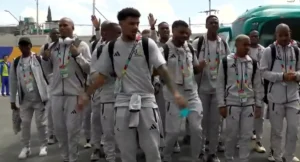 África do Sul transforma chegada ao Azteca em espetáculo antes da abertura da Copa; veja vídeo