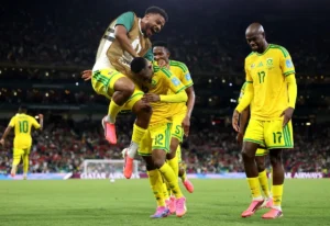 África do Sul faz história, vence Coreia do Sul e avança pela primeira vez ao mata-mata da Copa; veja o gol