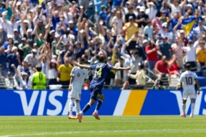 Bósnia vence Catar e faz história ao avançar pela primeira vez ao mata-mata da Copa; veja os gols